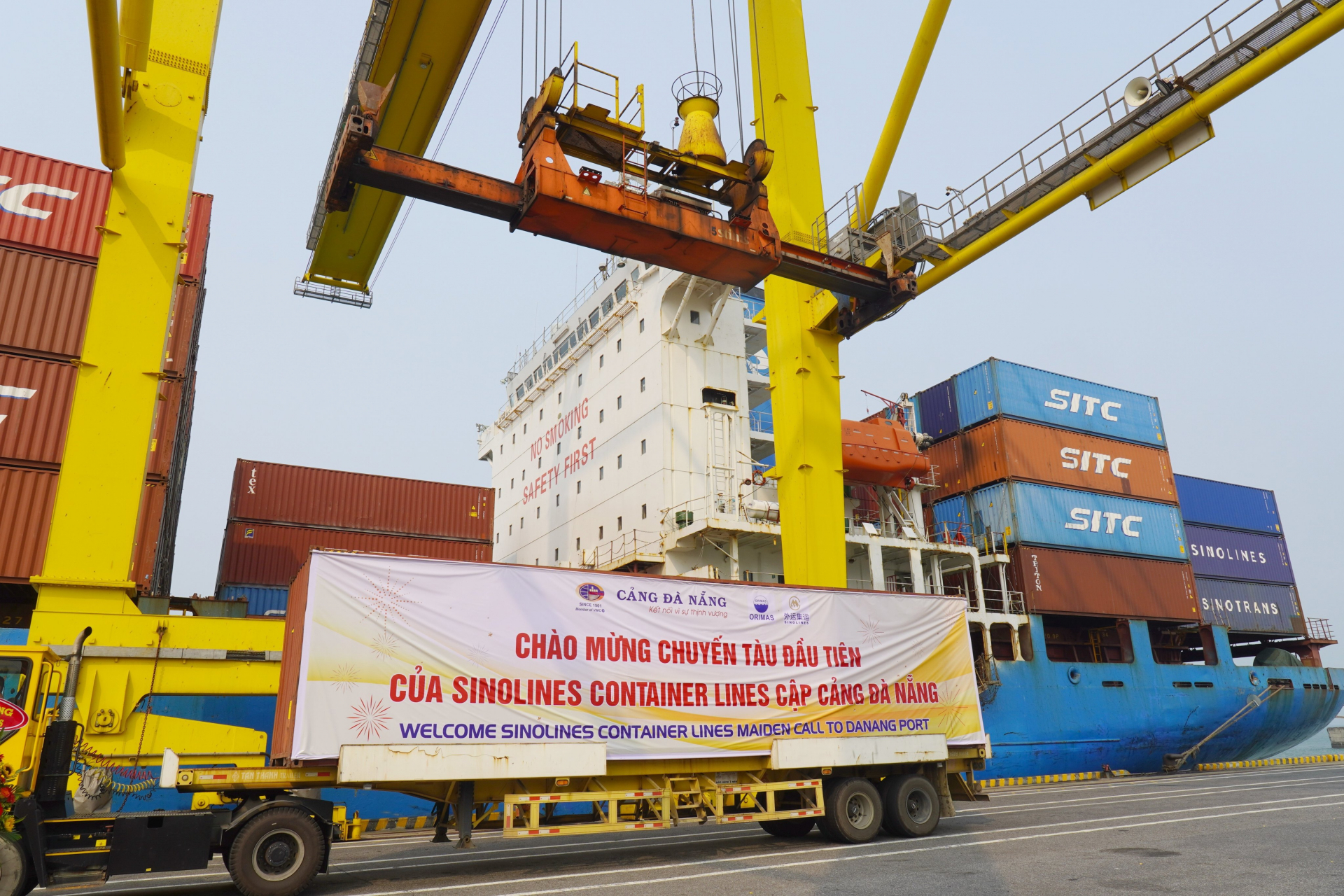 VOSA chào đón chuyến tàu container đầu tiên của hãng tàu SINOLINES cập cảng Đà Nẵng