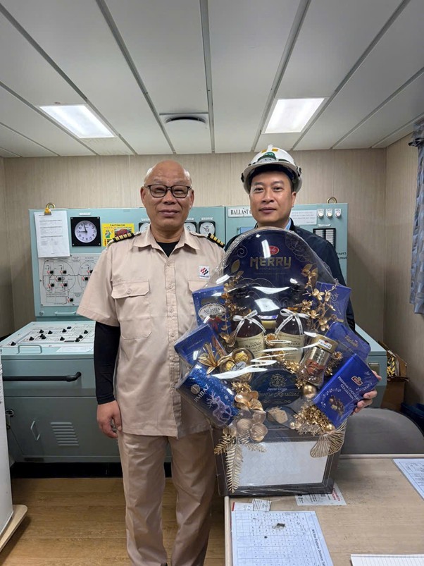 VỮNG VÀNG TRONG CA TRỰC CUỐI NĂM – PHÒNG ĐẠI LÝ TÀU VOSA HẢI PHÒNG ĐẢM BẢO THÔNG SUỐT MỌI HOẠT ĐỘNG HÀNG HẢI