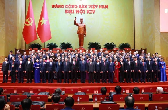 BÍ THƯ ĐẢNG ỦY, CHỦ TỊCH HĐQT VIMC VINH DỰ THAM DỰ ĐẠI HỘI ĐẠI BIỂU TOÀN QUỐC LẦN THỨ XIV CỦA ĐẢNG 